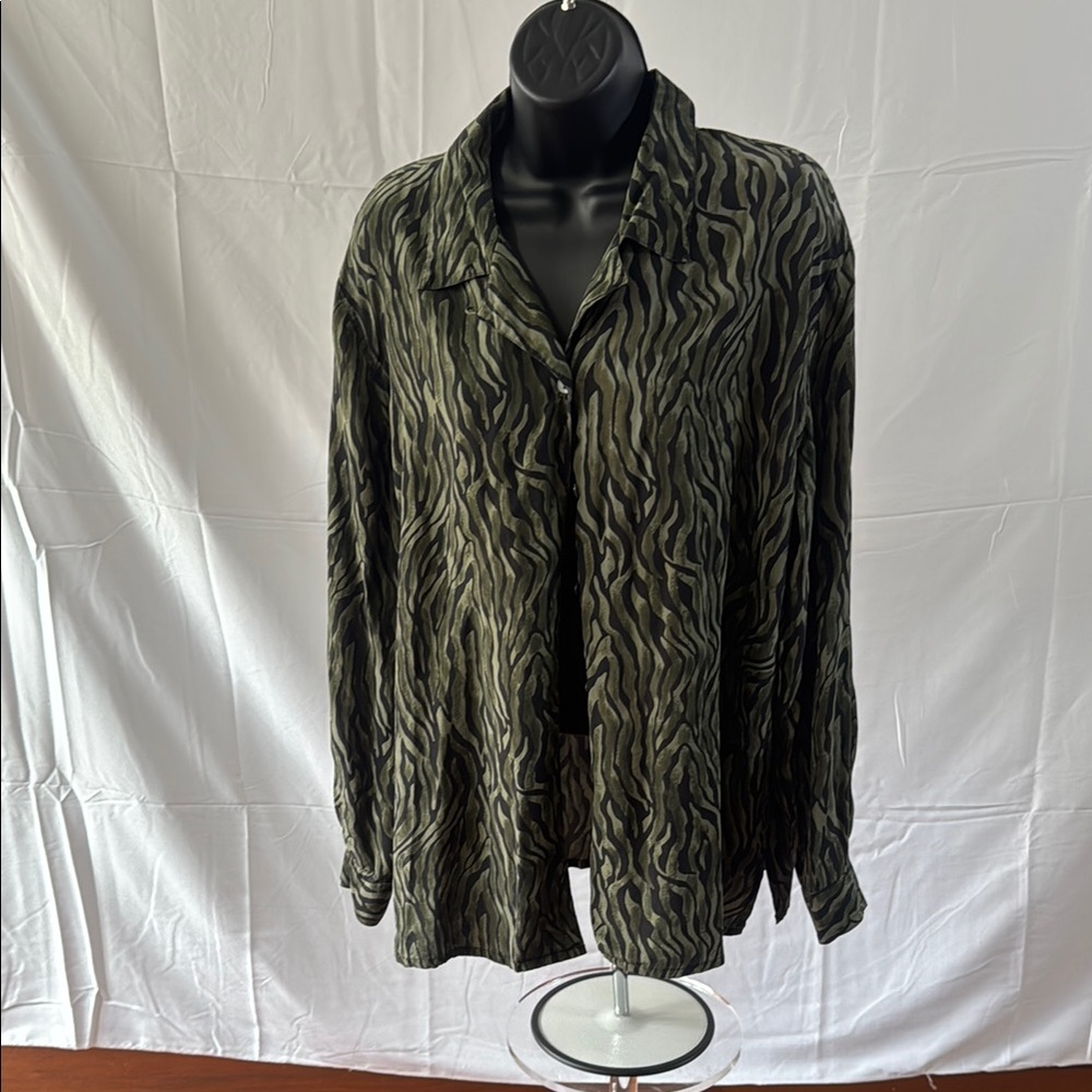 Green Textured Knit Blouse with Cable Pattern